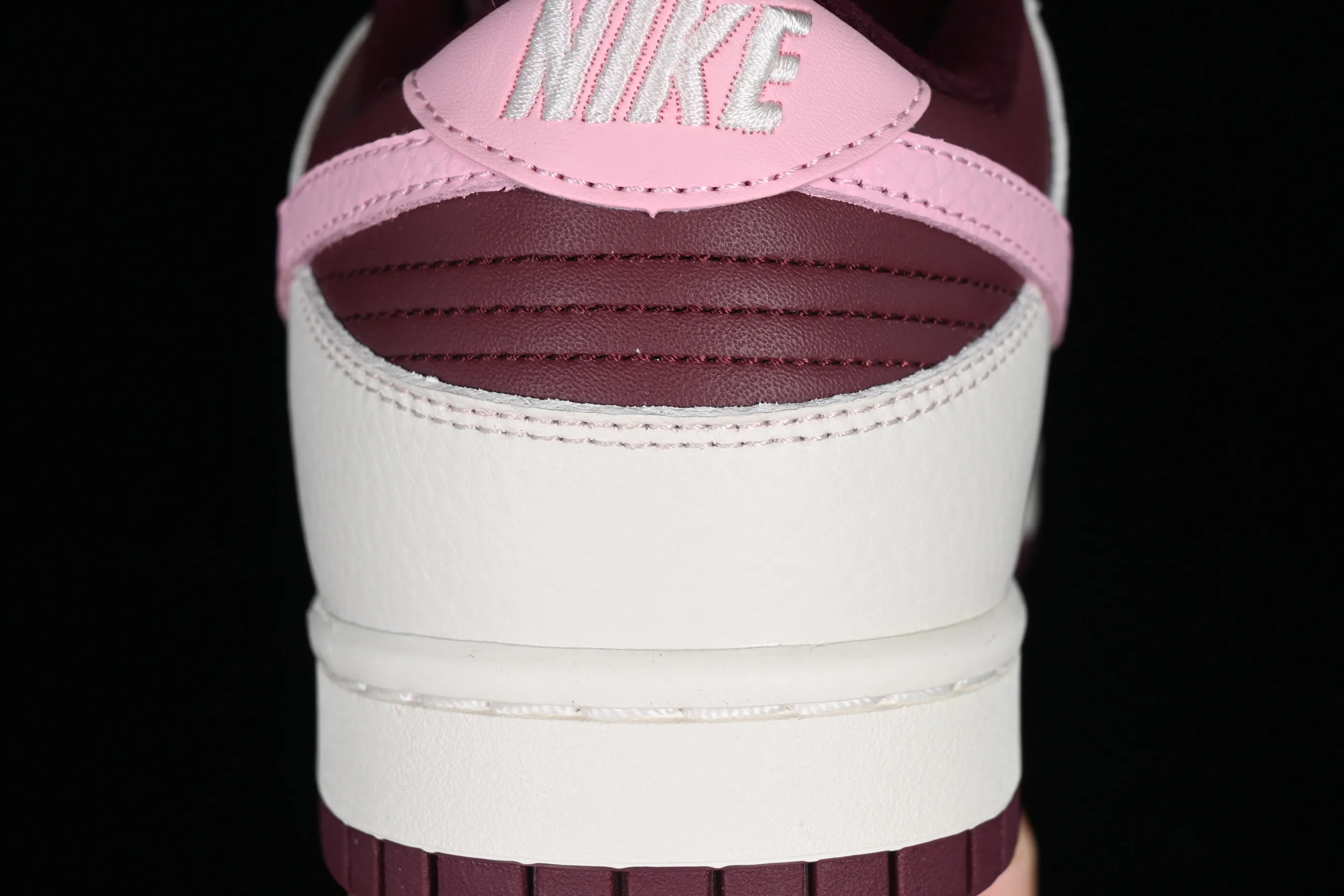 All Categories Nk SB Dunk Series Nk SB Dunk Low Low-top sneakers K version Nk Dunk Low Burgundy Valentine's Day SB low-top sports and leisure sneakers DR9705-100